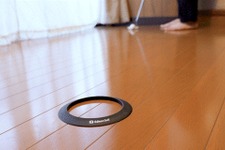 フローリングでも、ゴロゴロ転がる音がしない！自宅でのパター練習が快適になる「サイレントボール」がスゴい 画像