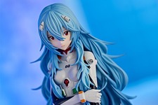 「ヱヴァ 新劇場版」で活躍する「綾波レイ ロングヘアVer.」フィギュアの受付は7月26日21時まで！透明感あるビジュアルを徹底再現 画像