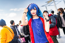 【コスプレ】透明感と艶やかさがたまらない！次世代バーチャルシンガー・理芽が「コミケ103」降臨【写真11枚】 画像