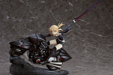 黒いバイクを乗り回す美女…！『FGO』「セイバーオルタ」フィギュアの予約受付は3月6日21時まで 画像