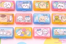 小物入れにも使える“ちいかわ”のケースが可愛い！うさぎやくりまんじゅうも登場のシールが付属で、手持ちのアイテムをちいかわ仕様に 画像