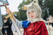 【コスプレ】“フブキング”の愛称に偽りなし！剣を持ちマントを羽織ったフブさんが可愛いのにやたらとかっこいいー人気レイヤー・有宮ひすい【写真8枚】 画像