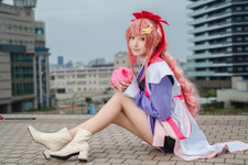 【コスプレ】たおやかさと天然っぽさが同居するラクスが可愛い！美脚スラリな立ち姿も映える美女レイヤー・ななぴんく 画像