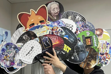 「TGS 2024」パワーを結集！ 各ブースで配布していた「うちわ」を繋げて、巨大な1枚にしてみた 画像