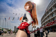 【コスプレ】ピチテカエナメルスーツが映える最高のポージング！「エヴァ」アスカが似合いすぎる博多美女レイヤー【写真9枚】