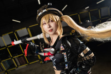 【コスプレ】へそ出しルックがキュート！バットを構えたポージングも様になっている『ゼンゼロ』ルーシーの美女レイヤー【写真6枚】
