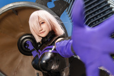 【コスプレ】『FGO』マシュが重厚感のあるアーマーと盾装備で降臨！迫力満点のポージングで魅せまくる【写真7枚】