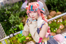 【コスプレ】弾けんばかりの美ボディで魅了！『原神』ヴァレサの躍動感あるポージングとヒップラインに注目【写真12枚】