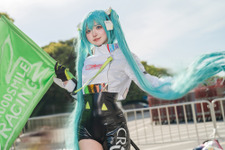 【コスプレ】みくみくにしてやんよ！ウエストからの美脚が際立つピチテカなレーシング衣装が反則級に可愛すぎる【写真8枚】