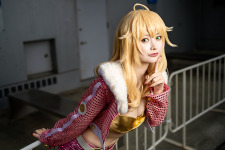 【コスプレ】『ミリシタ』星井美希のちょっと大胆なへそ出しアイドル衣装もバッチリ着こなす美女レイヤー【写真9枚】