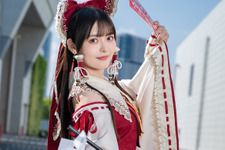 【コスプレ】人気声優の上坂すみれも登場！豪華モデル陣による美しさが圧巻、博麗神社例大祭開催のファッションショー特別レポ第1弾【写真36枚】