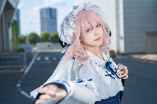 【コスプレ】上質な素材感にゆったりとしたシルエットが美しい！西行寺幽々子のふんわりとした雰囲気を醸し出す美女レイヤー【写真8枚】