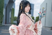 【コスプレ】生地をたっぷり使った衣装の絢爛さに目を奪われる！月の姫「蓬莱山輝夜」の優雅な美しさを見せる人気レイヤー【写真8枚】