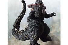 映画「ゴジラ-1.0」より「ゴジラ(2023)」が“電車咬撃Ver.”としてリニューアル！睨む顔つきでがっちり電車を咬むシーンを再現