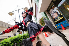 【コスプレ】セーラー服と機関銃が様になってる！『ブルアカ』仲正イチカの関西美女コスプレイヤーがハイクオリティ【写真6枚】