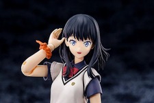 足を組んだ太ももも楽しめる！「グリッドマン ユニバース」より「宝多六花」可動プラスチックモデルが2次受注開始