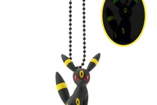 暗闇の中、ブラッキーの模様がほのかに光る！『ポケモン』カプセルトイ「蓄光フィギュアチャーム」が6月12日よりポケセンオンラインにて発売 画像
