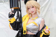 【コスプレ】『NIKKE』アニスの銃を構えたスタイリッシュなポージングが絵になる！魅惑的な表情で魅了する美女レイヤー【写真9枚】