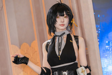 【コスプレ】『鳴潮』漂泊者の公式レイヤーの存在感がすごい！ステージの華麗な姿からファンサの愛嬌溢れる表情まで【写真12枚】