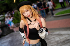 【コスプレ】美しいプロポーションが際立つ！「着せ恋」喜多川海夢のへそ出し衣装が似合う香港美女が登場【写真8枚】