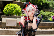 【コスプレ】『アークナイツ』Wの美脚が映える黒ストッキングに熱視線！ピチッとしたボディスーツも似合う美女レイヤー【写真8枚】