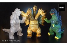 “第3次怪獣ブーム”の「ゴジラソフビ」が令和に復刻！キングギドラは3本それぞれの首と頭が可動し、表情豊かにポージング可能
