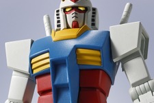 シンプルなシルエットはそのままに…ジークアクスの「ガンダム」がMETAL ROBOT魂に顕現！