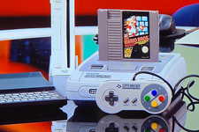 海外ニュース番組でレトロゲームを紹介！SNESが用意されるも…カセットはNESのもの