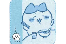「ちいかわ」2枚を並べると1つの絵になる！ラーメンを食べるハチワレ＆シーサーなど、新作タオルハンカチ全6種が7月18日発売