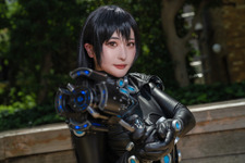 【コスプレ】黒の全身スーツが美スタイルを際立たせる！キレのあるアクションポーズで魅せる「GANTZ」レイカが美しい【写真9枚】