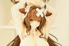 ドキッとする夏衣装から涼やかなドレスまで、「ワンフェス」に猛暑を吹き飛ばす『アズレン』『ブルアカ』美女フィギュアが集結【WF2025夏】