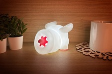 『モンハン』屈指の不気味さを誇る「フルフル」がインテリアライトに！電撃攻撃をイメージした「青明滅モード」も搭載
