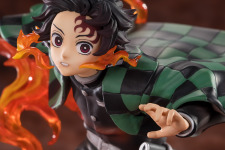 「鬼滅の刃」フィギュアが発売！ヒノカミ神楽発動時の「竈門炭治郎 煉獄鍔ver.」と、”霹靂一閃”が決まる「我妻善逸」の2商品 画像