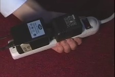 ゲーム機では改善傾向？邪魔なACアダプター問題が話題に―電源タップを占有する四角い奴ら 画像