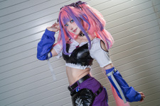 【コスプレ】抜群のメイクセンスに美くびれが際立つスタイル作りまで！美しさを徹底追求したホロライブ「ヴィヴィ」レイヤー【写真9枚】