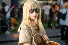 【コスプレ】名古屋会場まで歩いて来た！？46歳大阪のおばちゃんの『進撃の巨人』始祖ユミルがガチすぎる【写真7枚】