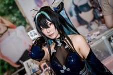 【コスプレ】ピチパツスーツの『NIKKE』リトルマーメイドが艶っぽい！品のある笑顔とスレンダーボディにグッとくる【写真6枚】