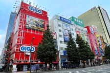 「GiGO 秋葉原1号館」33年の歴史に幕。“アキバ”の赤いランドマークにファンが詰めかけ、別れを惜しむ 画像