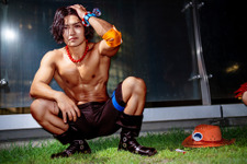 【コスプレ】「ONE PIECE」エースの肉体美の再現度がハンパない！実写版クオリティなムキムキ感を見よ【写真8枚】