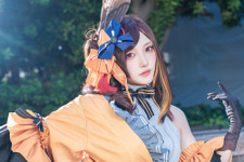 【コスプレ】肩をチラリと出した和洋折衷な衣装が艷やか！『原神』千織を美女レイヤー・しょこらが圧倒的な存在感で魅せる【写真9枚】