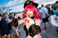 【コスプレ】台湾美女の『NIKKE』ボンテージメイドが妖艶すぎる!こんなにロマンチックな美太ももがあったなんて…【写真7枚】