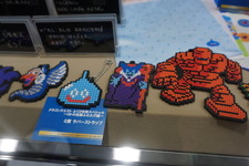 メタリックブルーに輝く「ロトの兜」がクール！「ドラクエ ふくびき所スペシャル ～ロトの伝説ふたたび編～」発売決定【TGS2025】