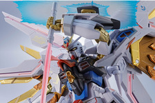METAL ROBOT魂「マイティーストライクフリーダムガンダム 最終決戦Ver.」がいよいよ予約開始！ダメージ表現を新規造形、頭部横に置ける「ラクス」も付属