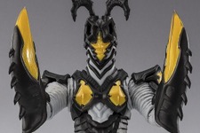 ウルトラマンサーガより「ハイパーゼットン（イマーゴ）」が立体化！飛行状態を再現できるパーツ一式も付属