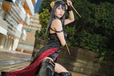 【コスプレ】“いばら姫”衣装が似合うフィギュア体型の美女レイヤー！美脚が際立つ躍動感あるアクションポーズも見逃せない【写真8枚】