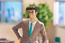 “昼メシの流儀”を持つデキる大人！「野原ひろし」がスーツ姿でプライズフィギュア化ーふたば幼稚園の“組長”こと「園長先生」も