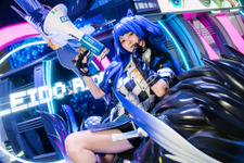 【コスプレ】あどけない笑顔に、バイクに跨がる太ももがまぶしい！スタイル抜群な『カレイドライダー』亜紀子にメロメロ【写真8枚】