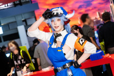 【コスプレ】まるでフィギュアのような異次元ボディが素晴らしい！『無限大ANANTA』の牛乳配達屋さんが綺麗すぎた【写真8枚】