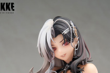 大胆な衣装が光沢感でより過激に…!『勝利の女神:NIKKE』から「ロザンナ:シックオーシャン」が1/7スケールフィギュア化