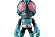 大きな“拳”が特徴の「仮面ライダー」フィギュアがガシャポン化―アーティスト「TOUMA」氏とのコラボ